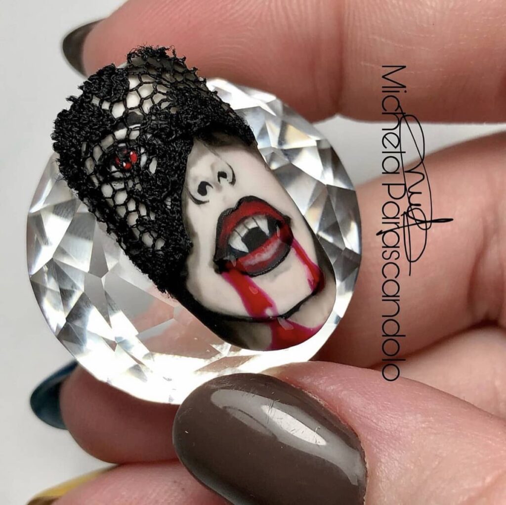 nail art donna vampiro