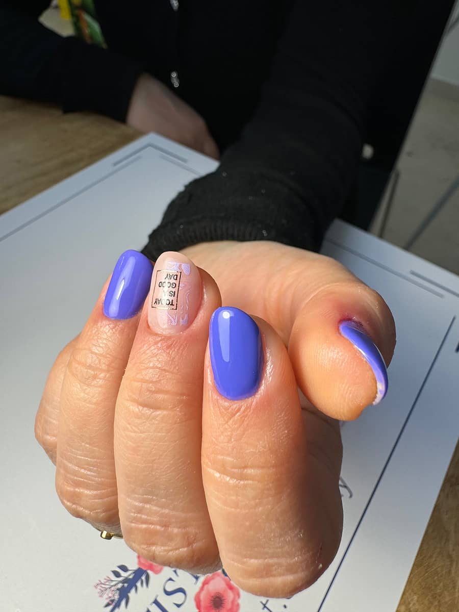 student work dry manicure