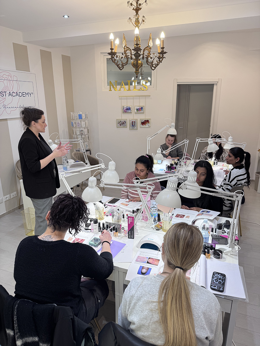 nail artist academy