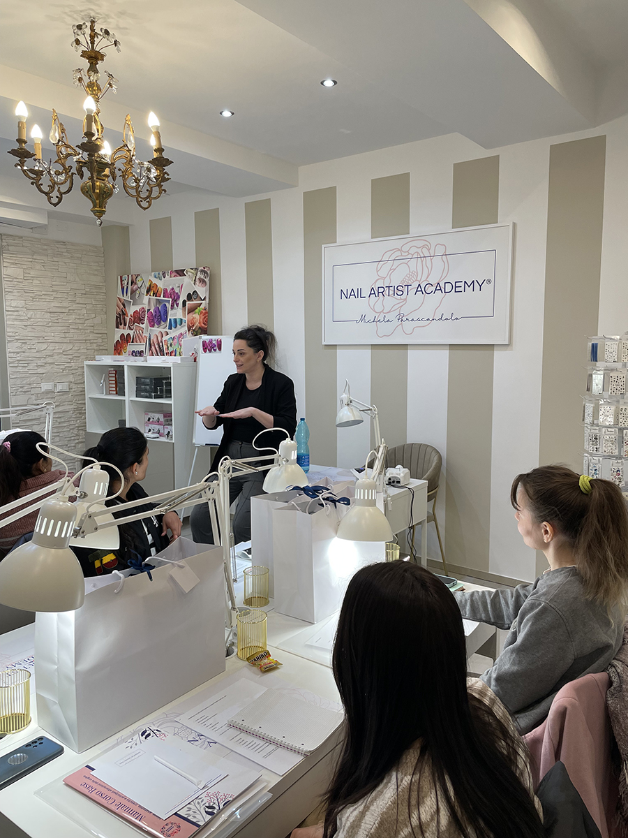 nail artist academy