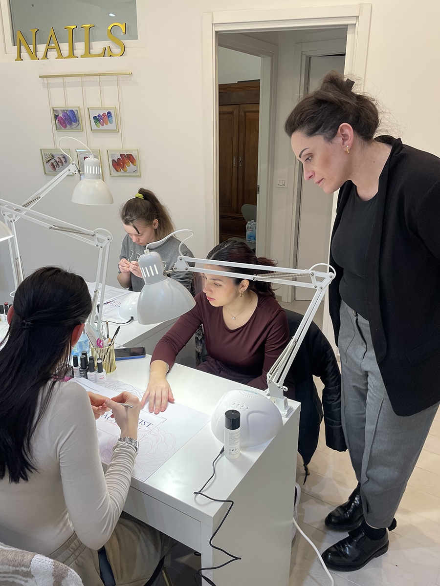 nail artist academy