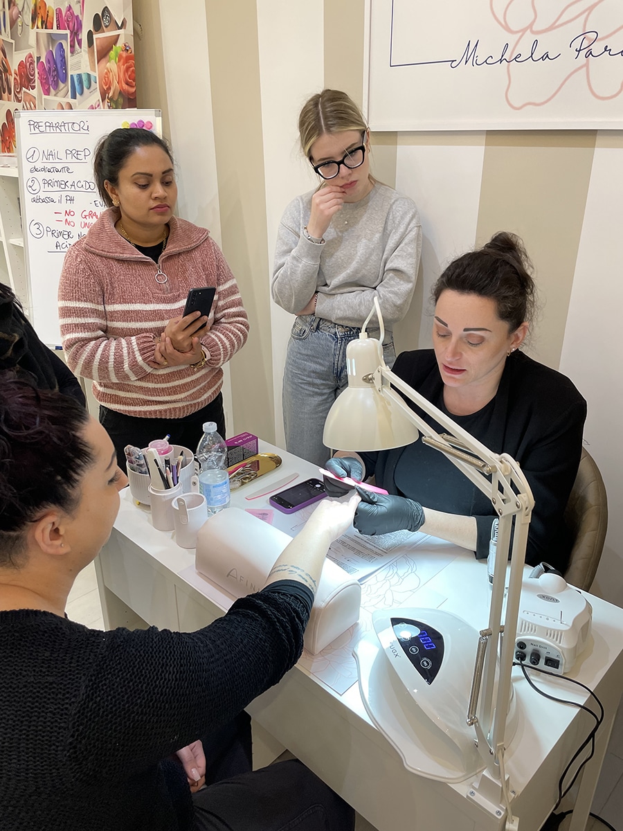 nail artist academy