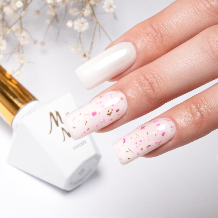 semipermanente trasparente con fiorellini rosa