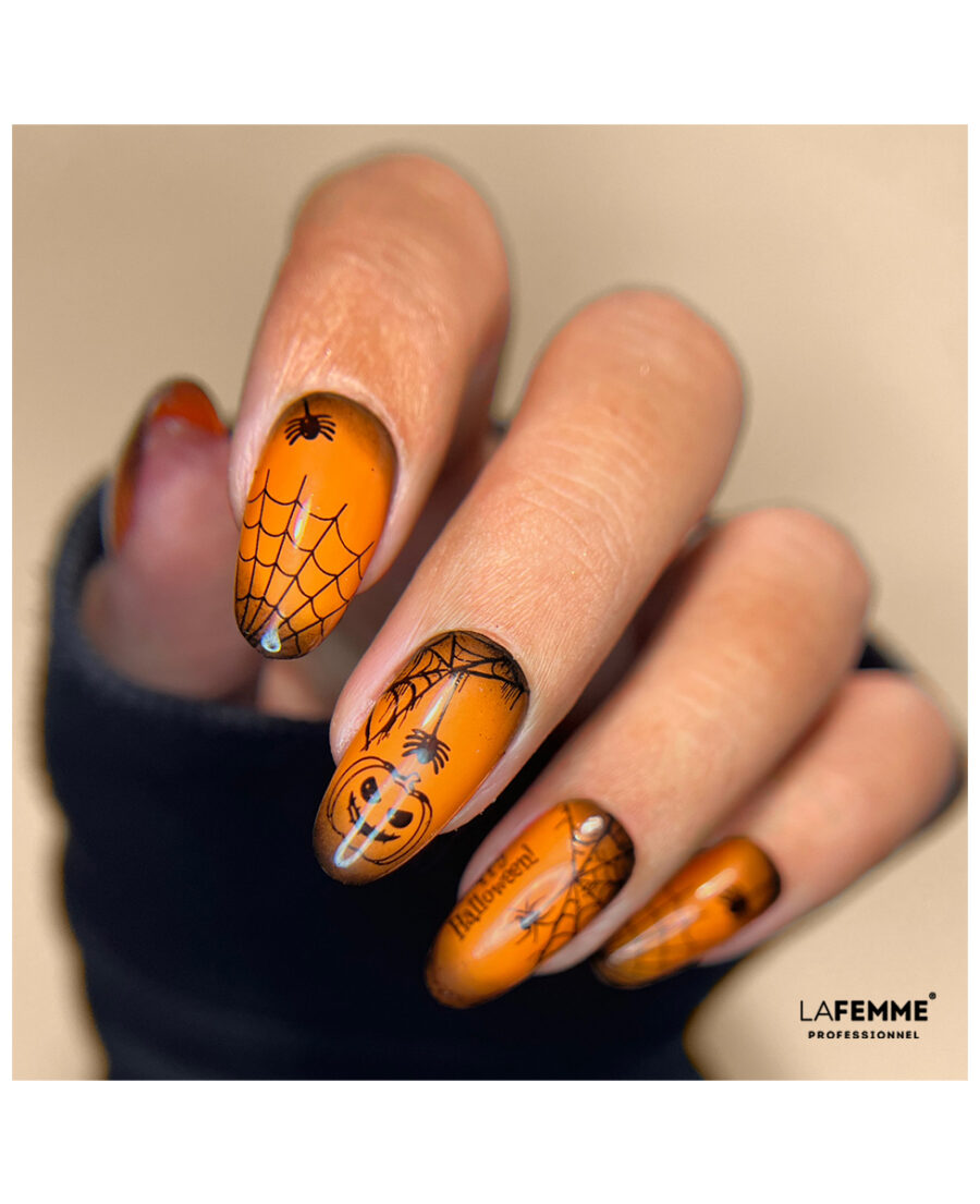 Moyra stamping plate 83 Fall in love nail art