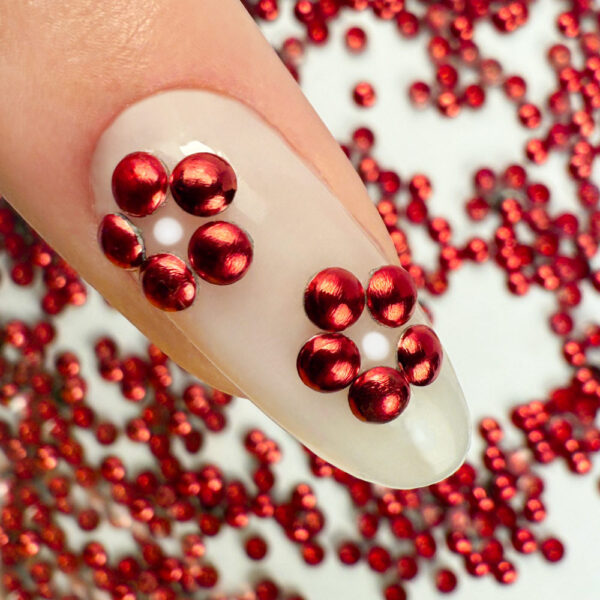 borchie rosse medie nail art